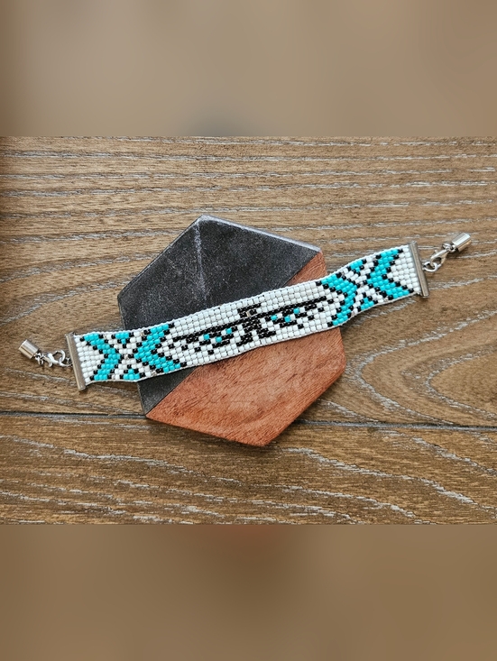 MorningStarWomanMT Jewelry - Handmade Seed Bead Bracelet in Turquoise & White With Gold Accents. THUNDERBIRD